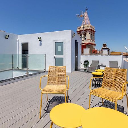 Nine O Clock San Luis Skyview Apartment Севиля Екстериор снимка