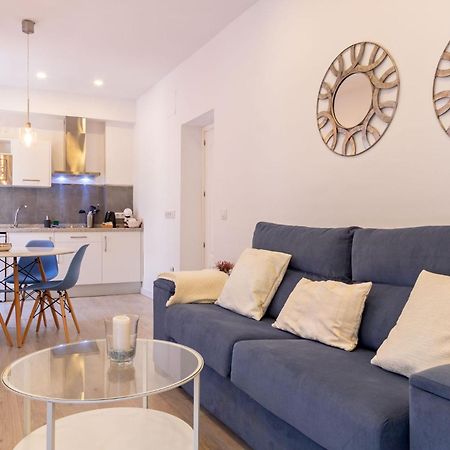 Nine O Clock San Luis Skyview Apartment Севиля Екстериор снимка