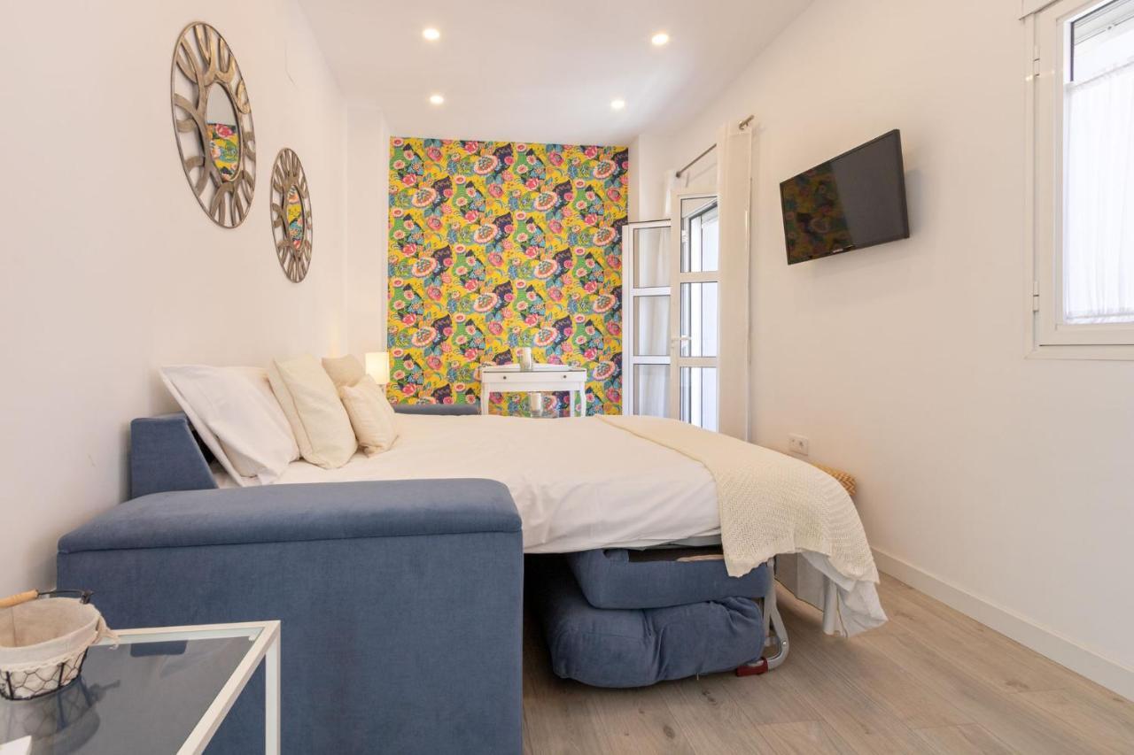 Nine O Clock San Luis Skyview Apartment Севиля Екстериор снимка