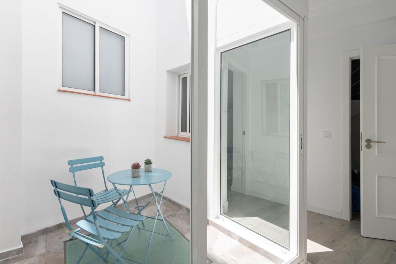Nine O Clock San Luis Skyview Apartment Севиля Екстериор снимка