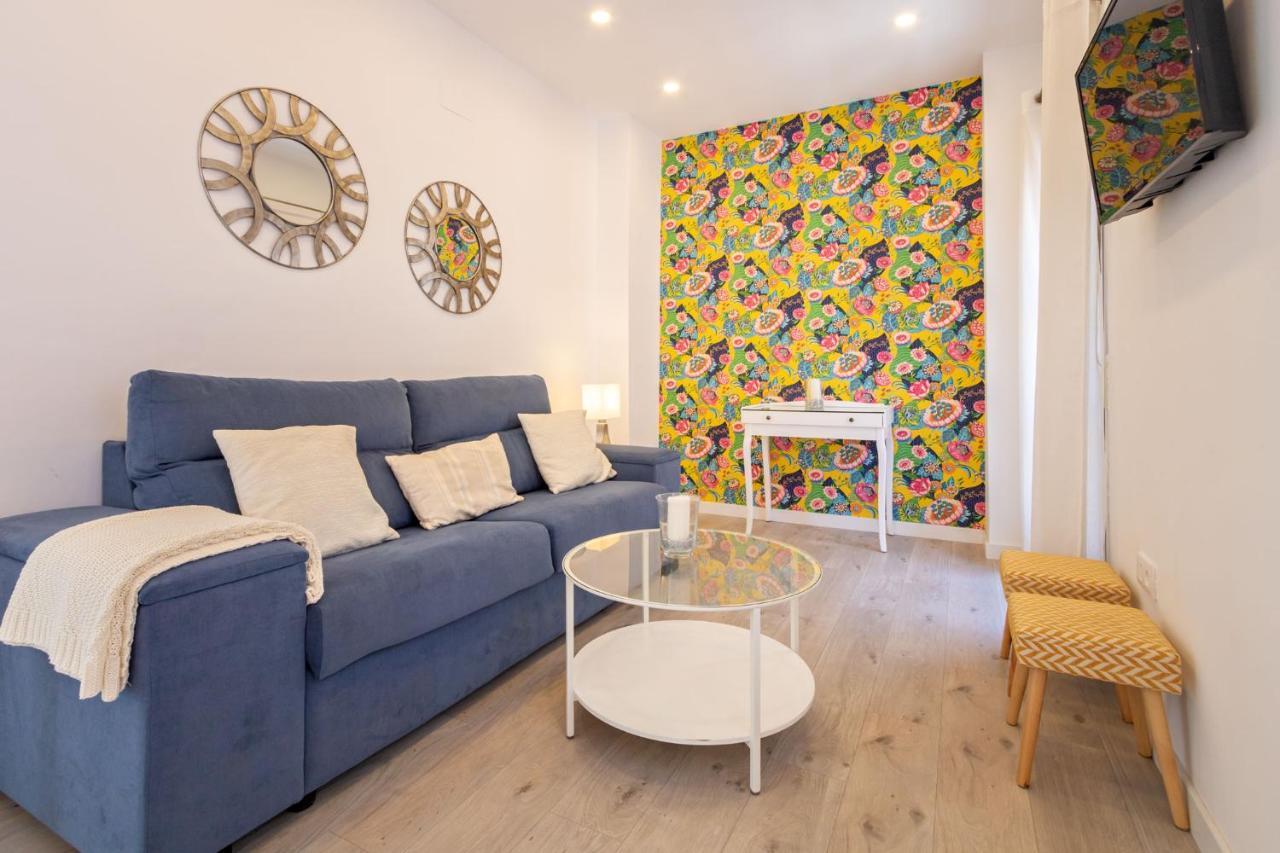 Nine O Clock San Luis Skyview Apartment Севиля Екстериор снимка