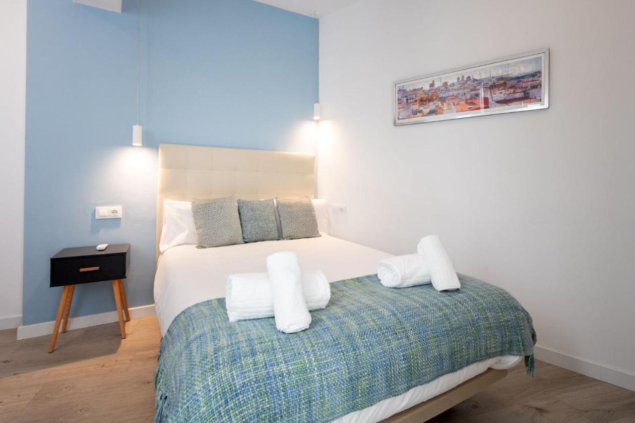 Nine O Clock San Luis Skyview Apartment Севиля Екстериор снимка