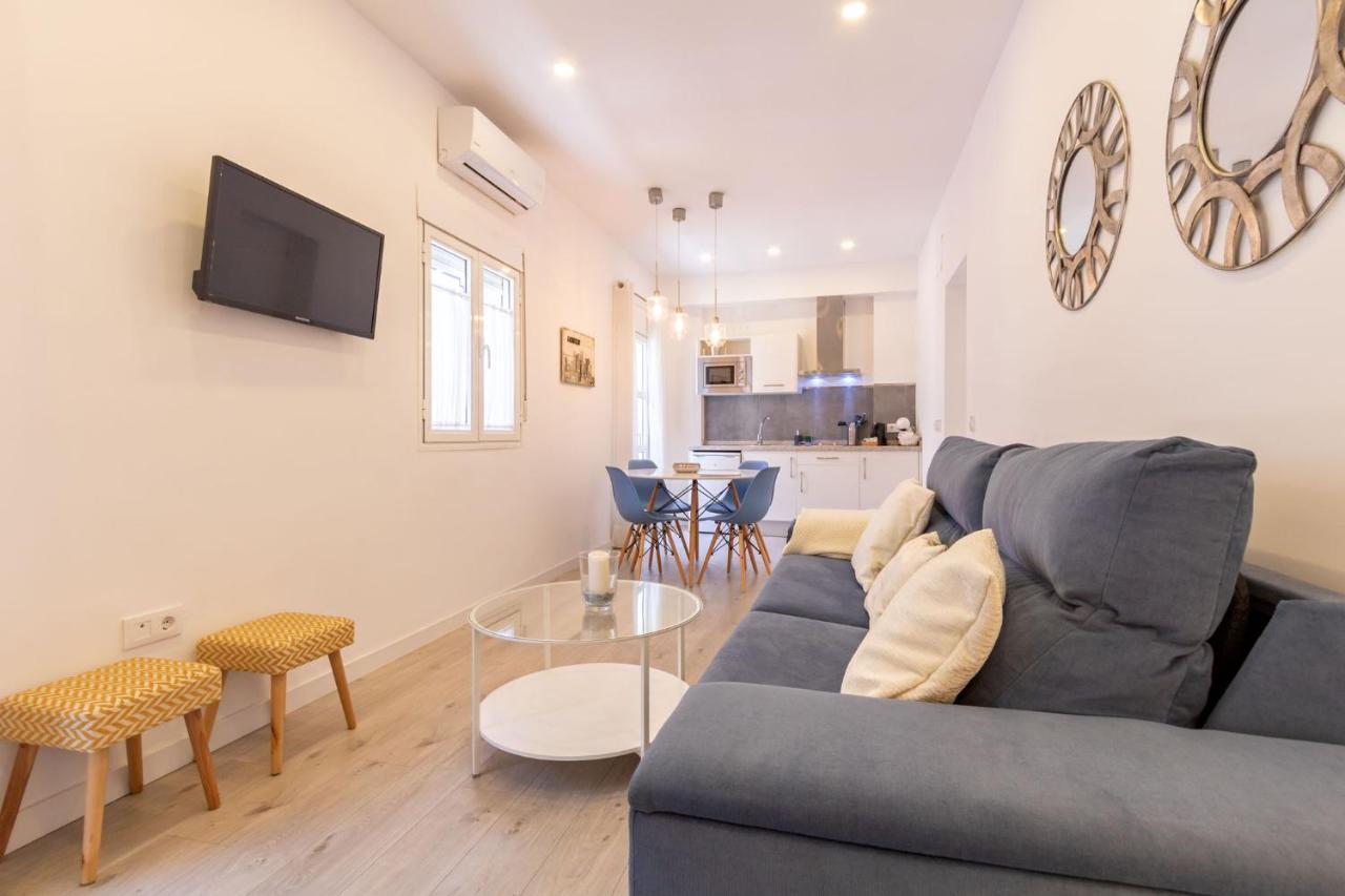 Nine O Clock San Luis Skyview Apartment Севиля Екстериор снимка