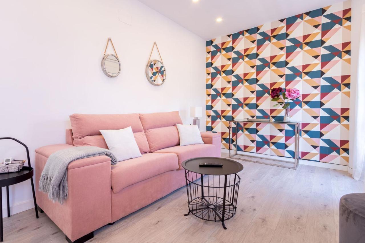 Nine O Clock San Luis Skyview Apartment Севиля Екстериор снимка