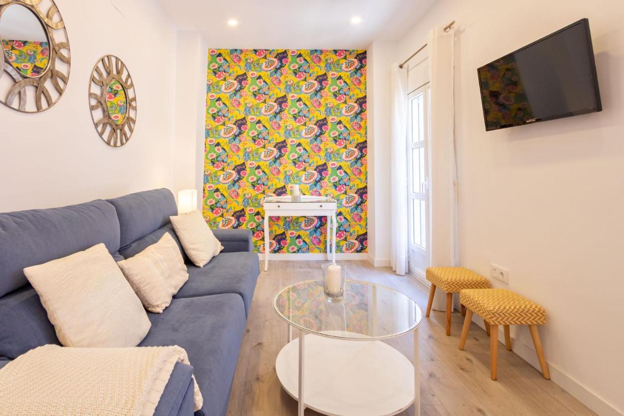 Nine O Clock San Luis Skyview Apartment Севиля Екстериор снимка