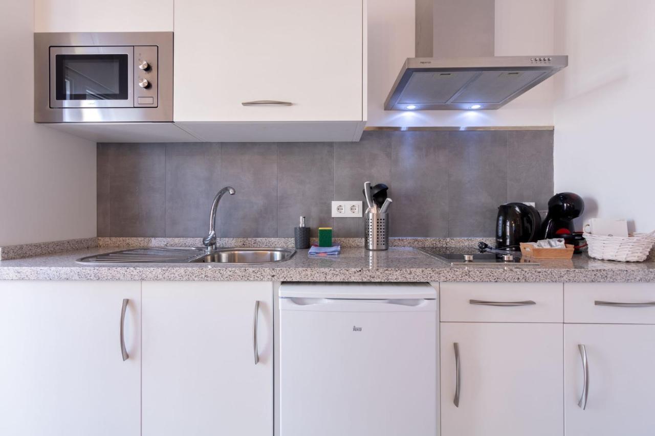 Nine O Clock San Luis Skyview Apartment Севиля Екстериор снимка