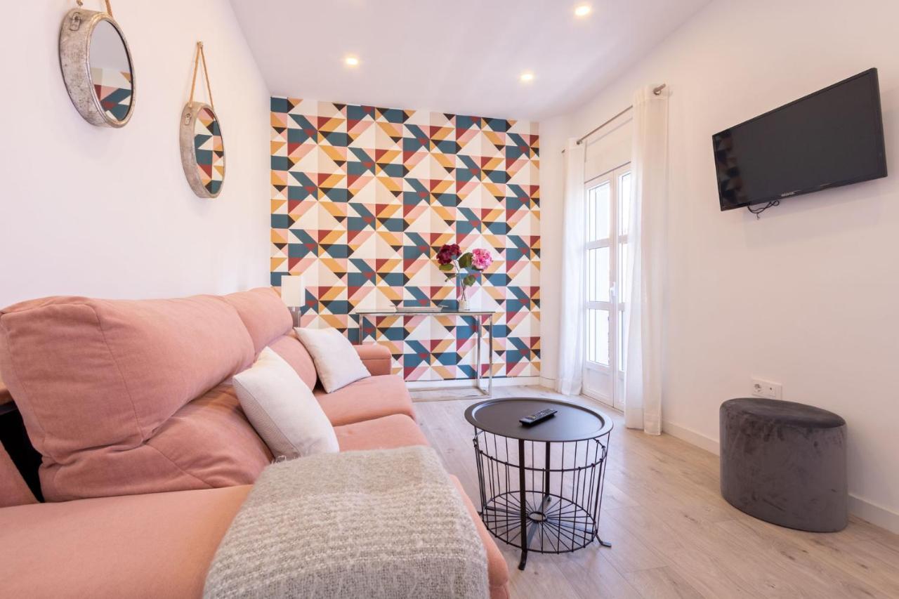 Nine O Clock San Luis Skyview Apartment Севиля Екстериор снимка