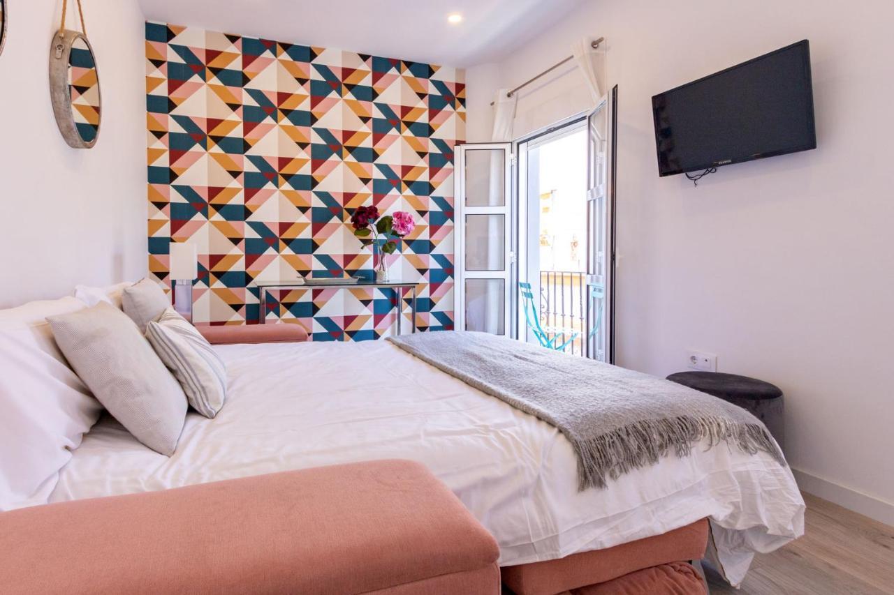 Nine O Clock San Luis Skyview Apartment Севиля Екстериор снимка