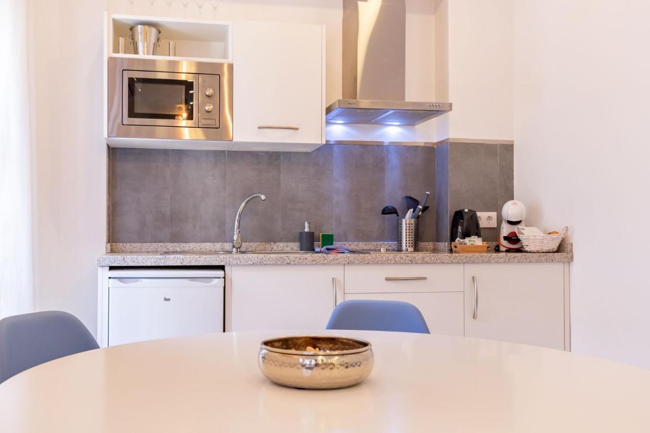Nine O Clock San Luis Skyview Apartment Севиля Екстериор снимка