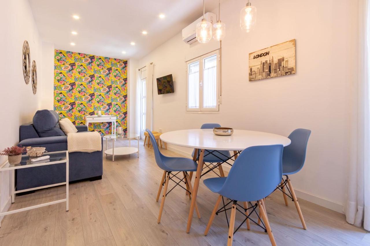 Nine O Clock San Luis Skyview Apartment Севиля Екстериор снимка