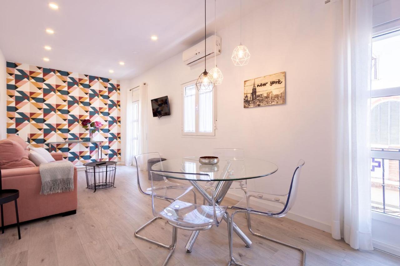 Nine O Clock San Luis Skyview Apartment Севиля Екстериор снимка