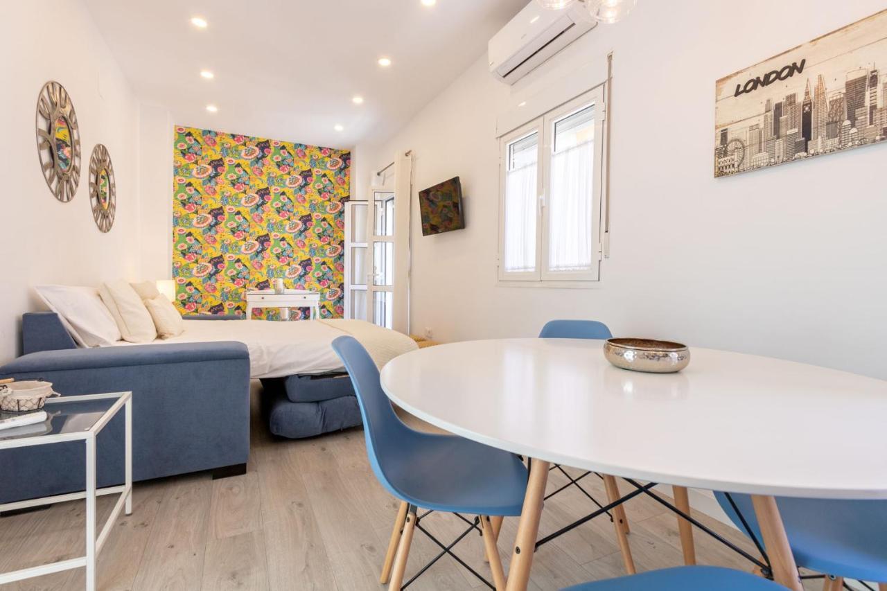 Nine O Clock San Luis Skyview Apartment Севиля Екстериор снимка