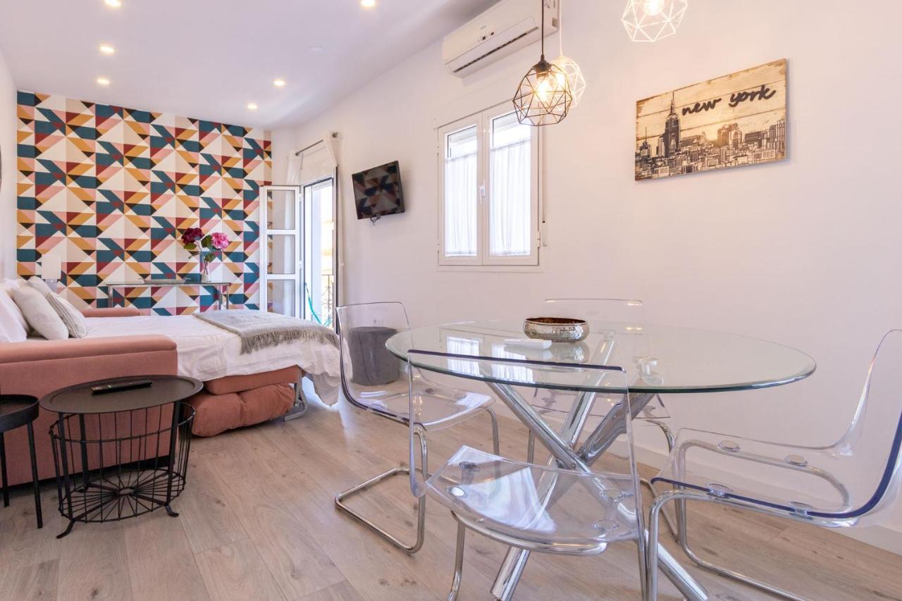 Nine O Clock San Luis Skyview Apartment Севиля Екстериор снимка